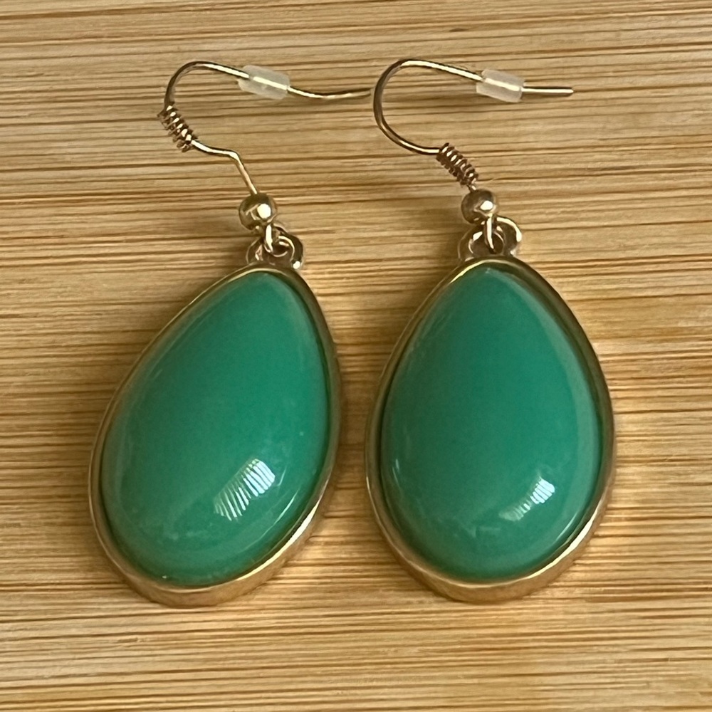 Beautiful Green Tear Drop Earrings